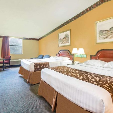 Howard Johnson By Wyndham Lake City Exterior foto